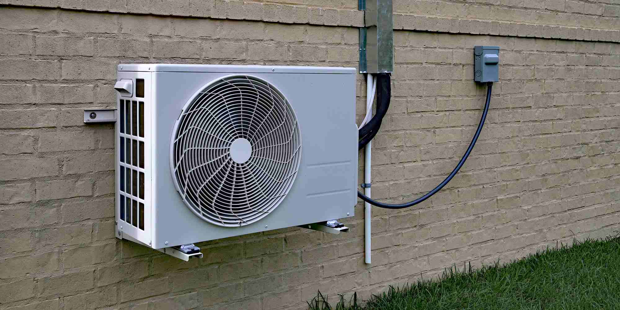 ac-unit-on-wall