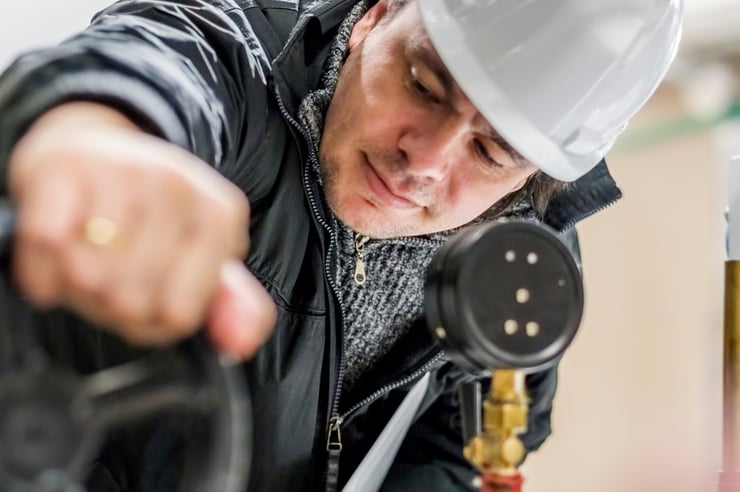 water-pump-job-worker-is-468474872-1-2-2-1-3